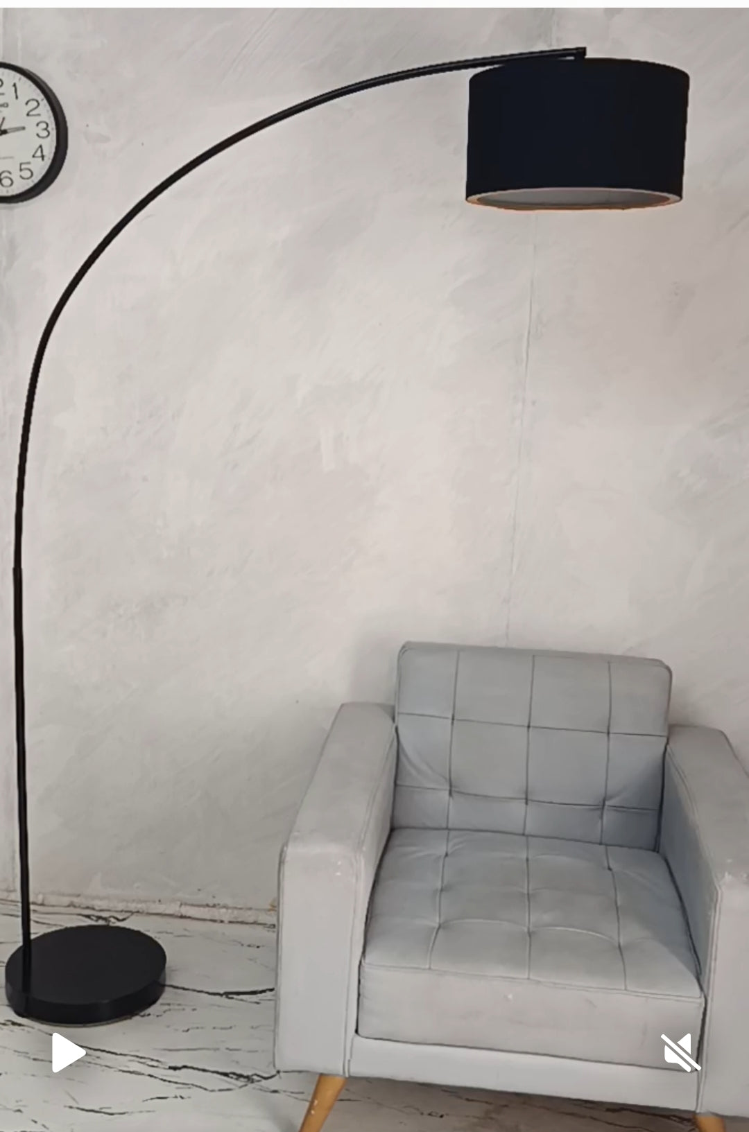 Wide Arc Black Lamp